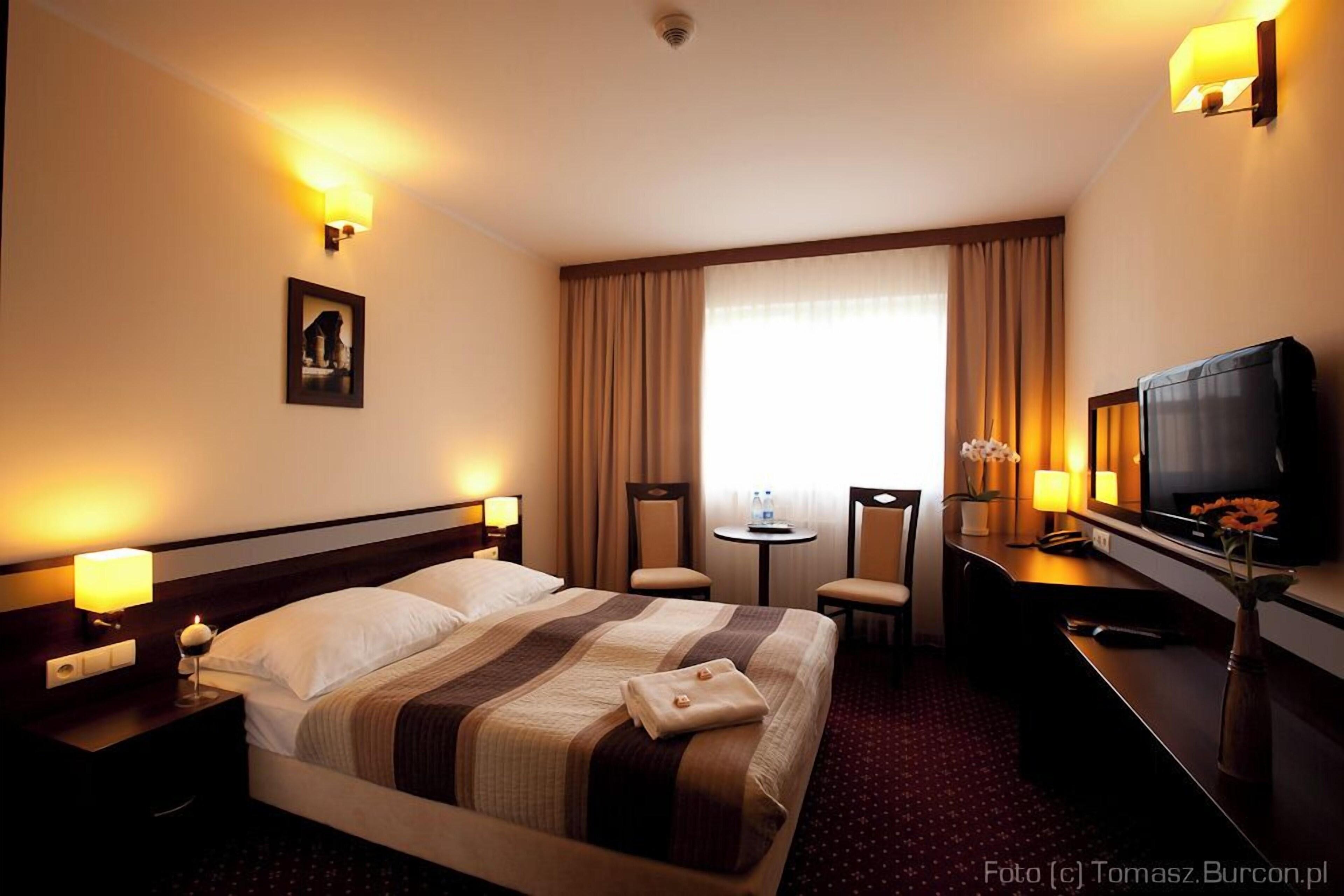 Amber Hotel — Fotos 1